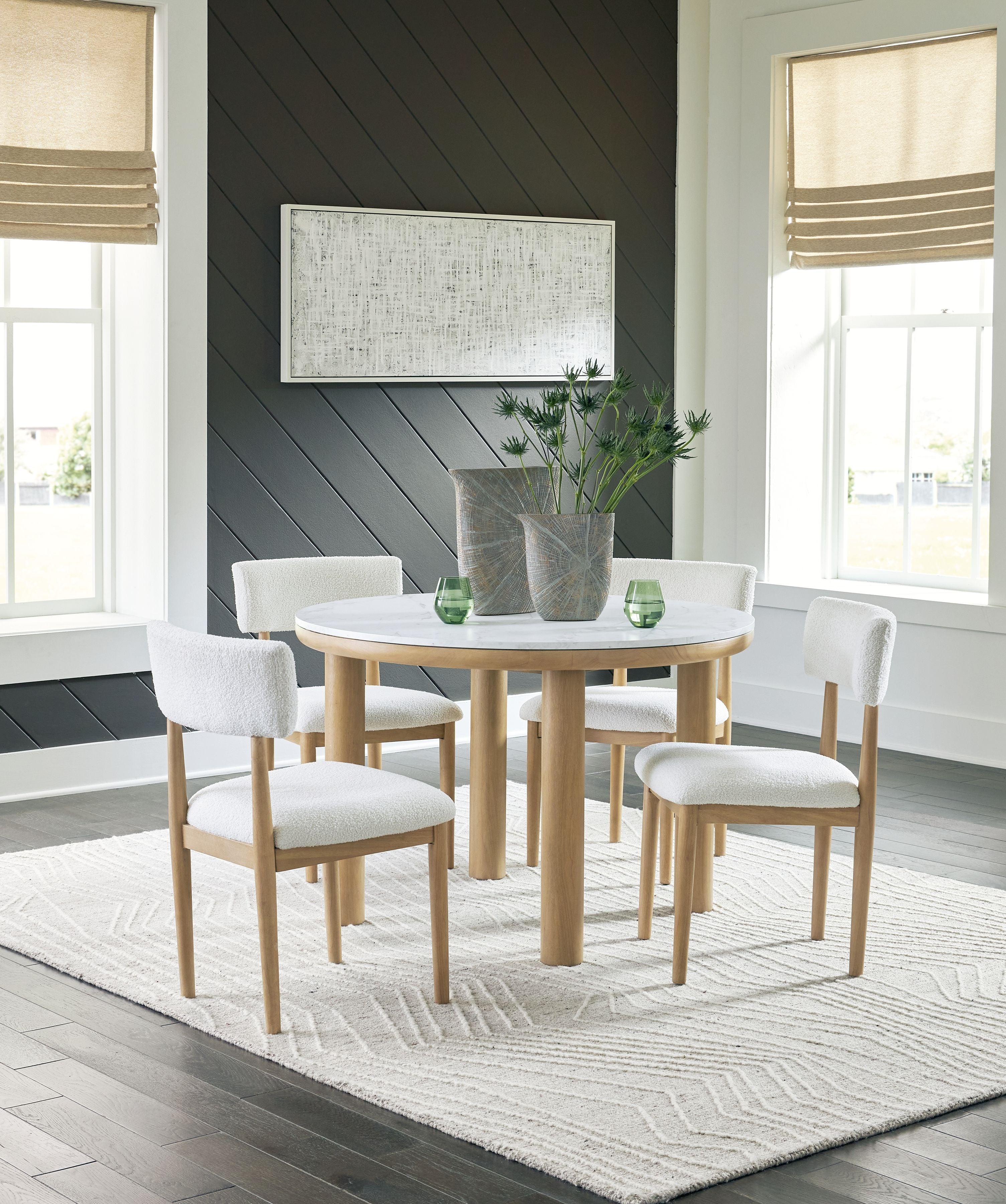 Sawdyn - Blanc / Marron clair - Table de salle à manger ronde 5 pièces, 4 chaises d'appoint