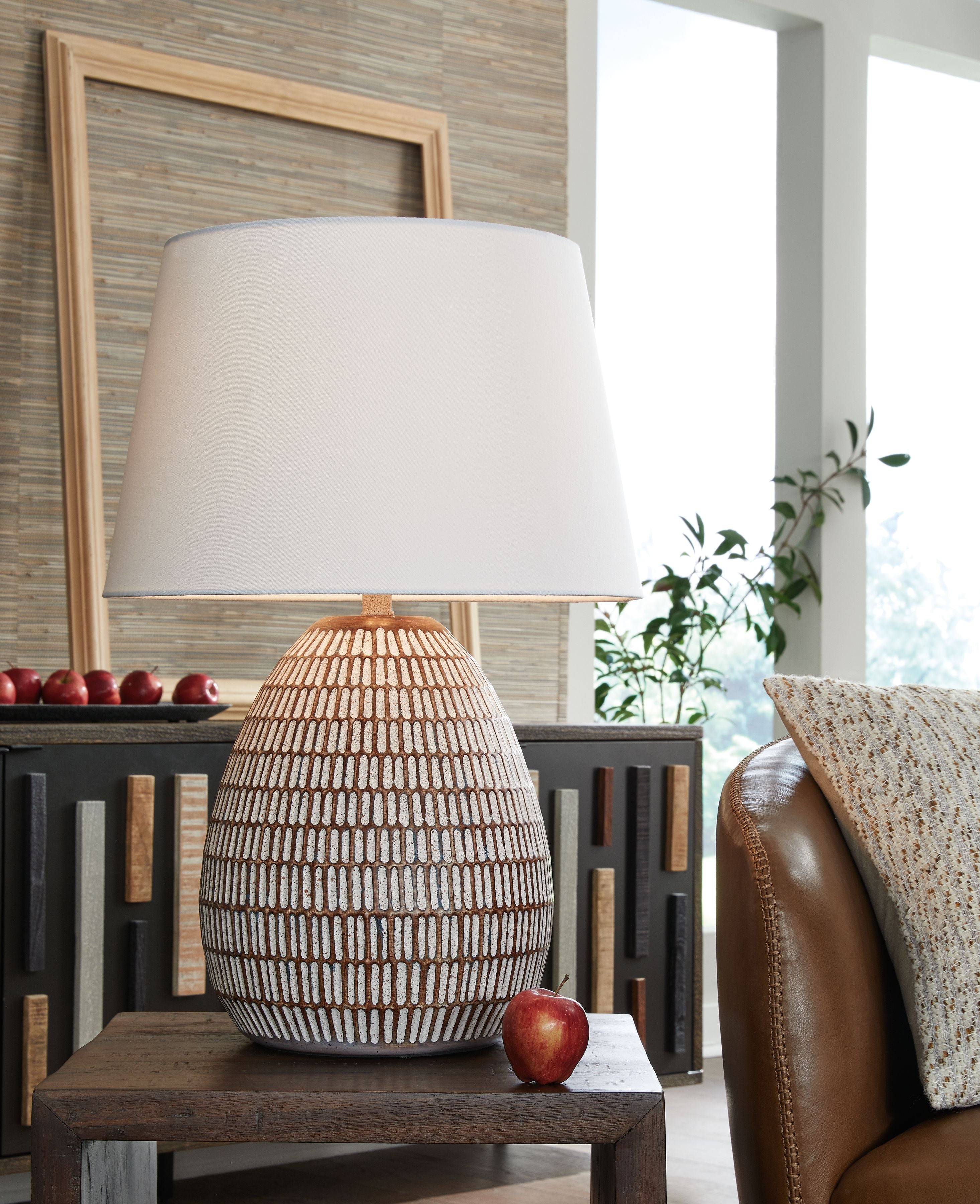 Darrich - Beige / Blanc - Lampe de table en métal