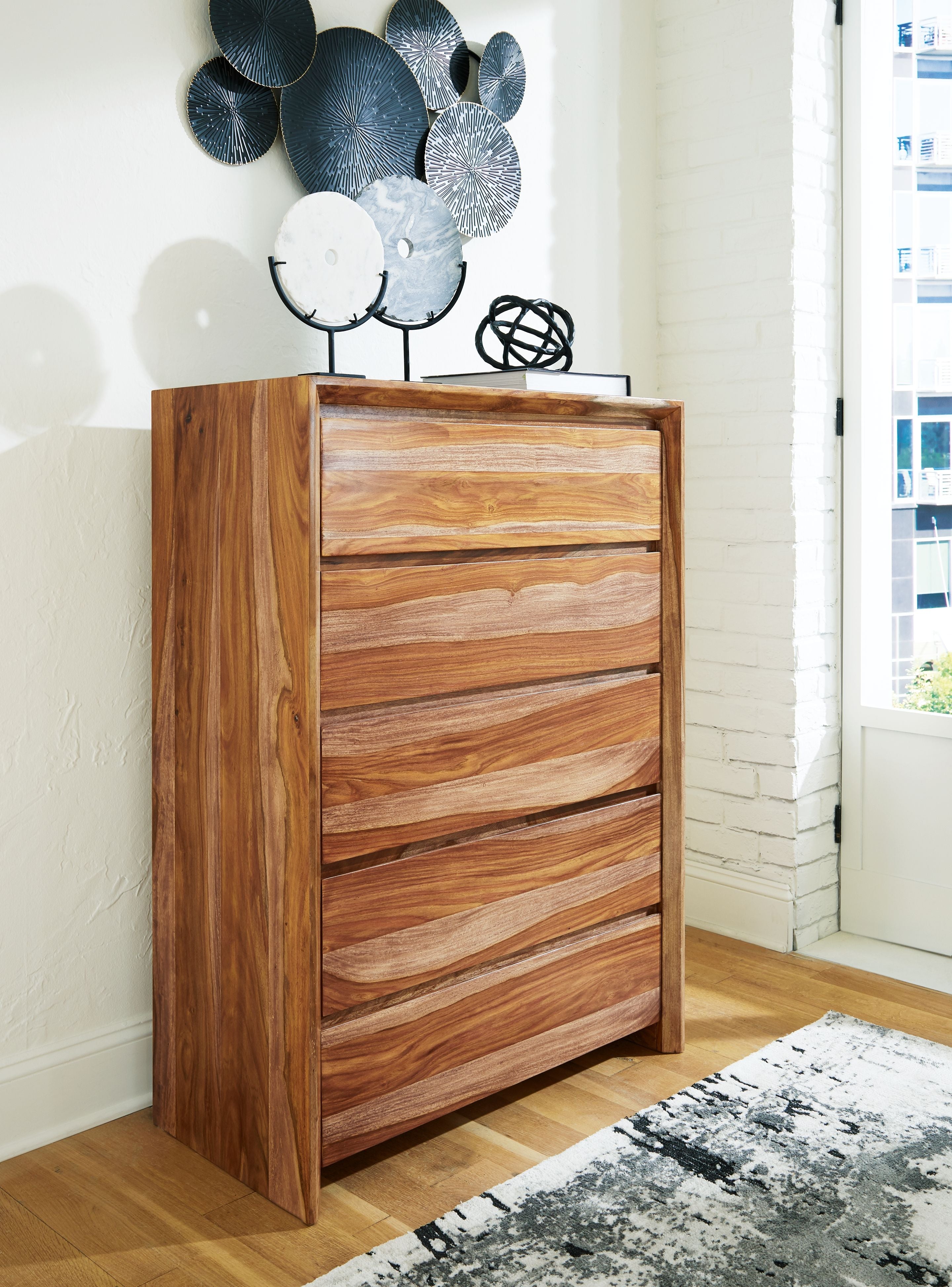 Dressonni - Marron - Commode à cinq tiroirs