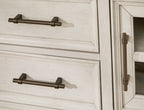 Shaybrock - Blanc antique / Marron - Serveur de salle à manger