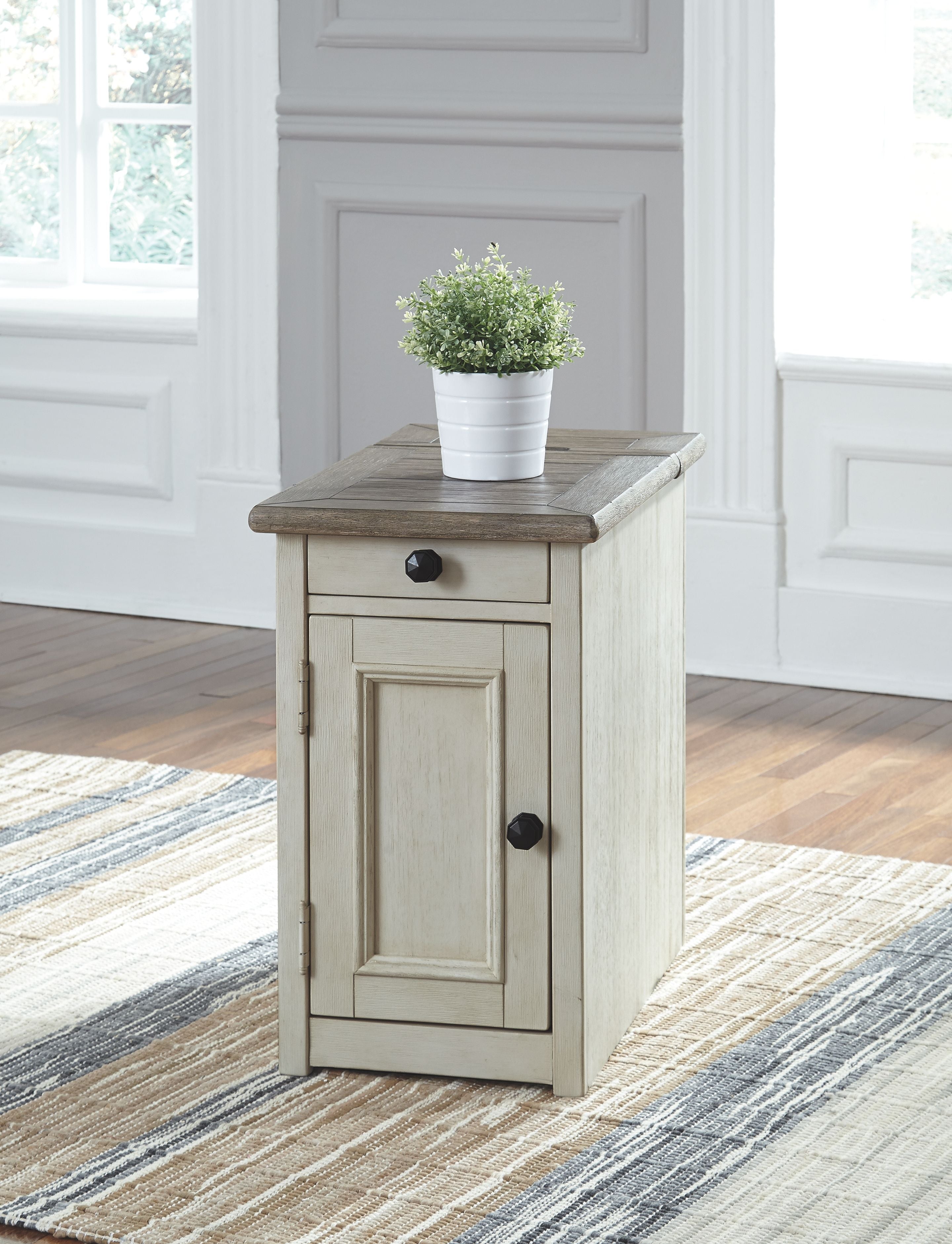 Bolanburg - Table d'appoint avec chaise