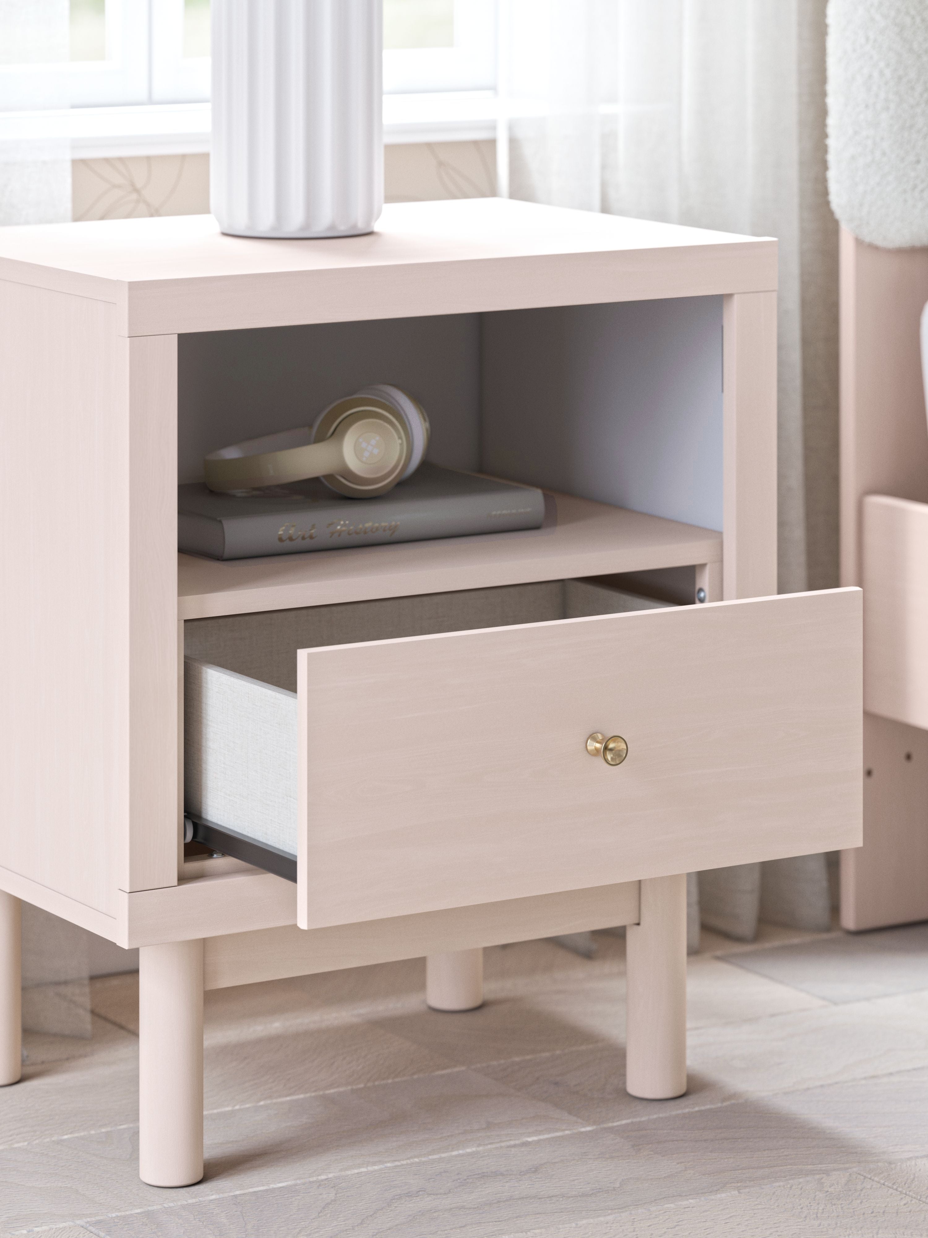 Wistenpine - Blush - Table de chevet à un tiroir