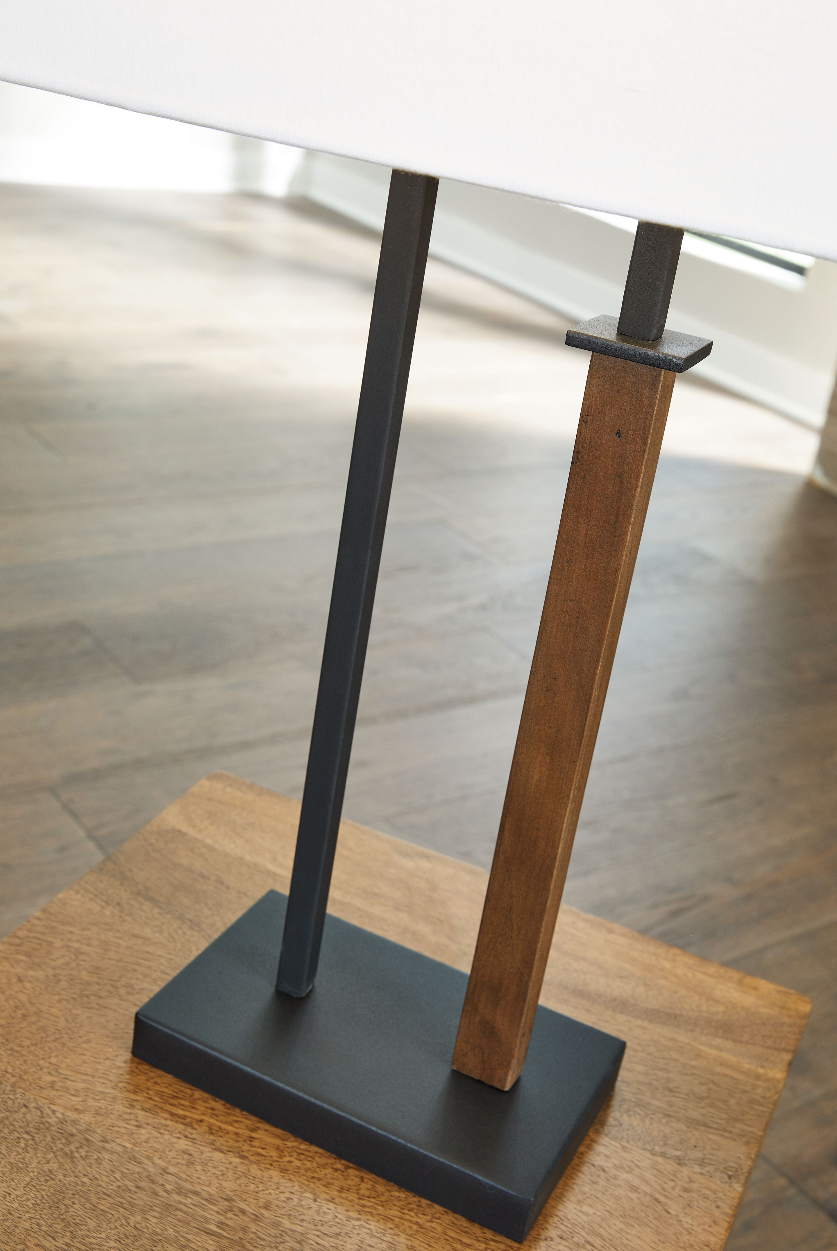 Voslen - Noir / Marron - Lampe de table en métal (lot de 2)