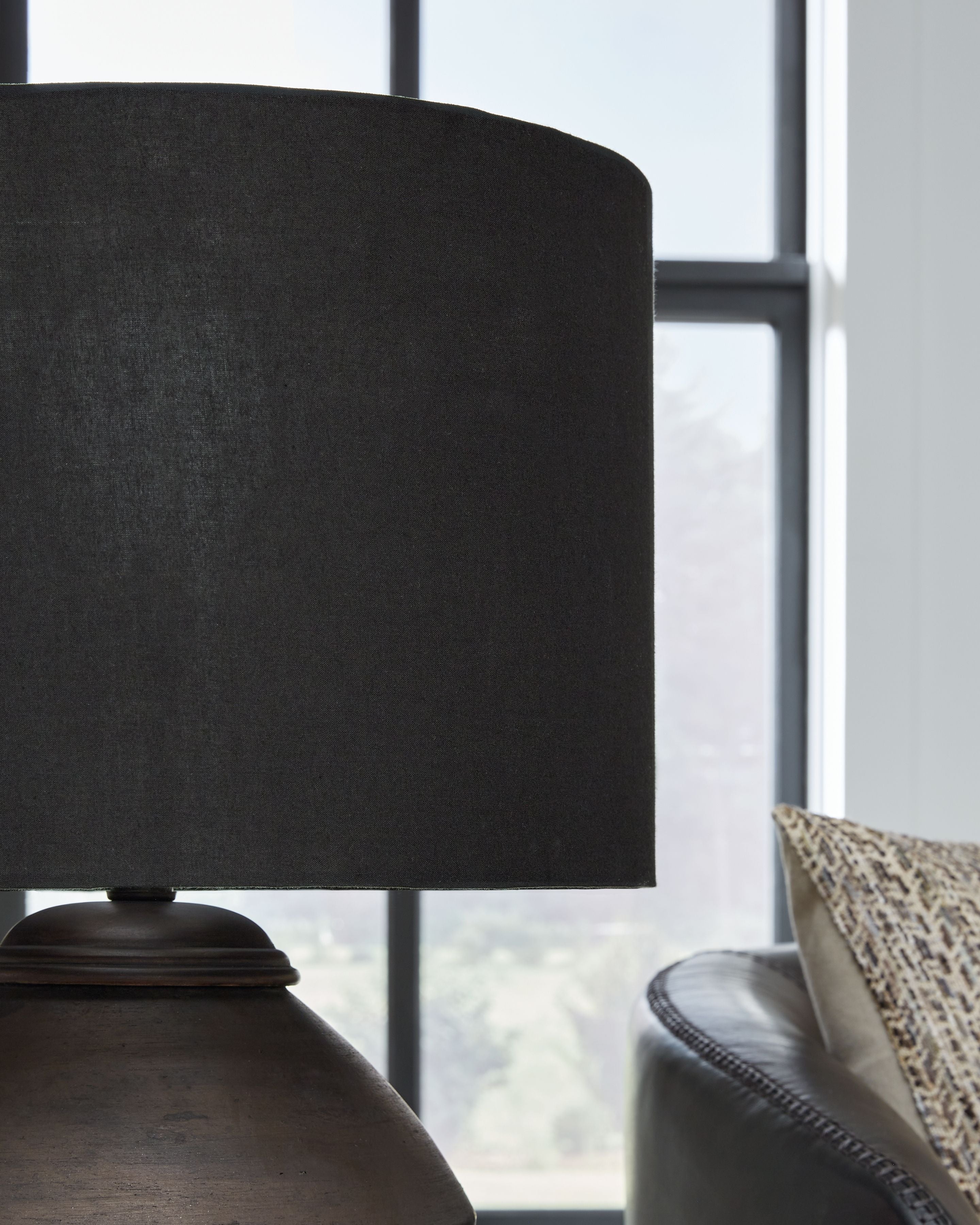 Naareman - Lampe de table en terre cuite noir métallisé
