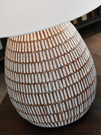 Darrich - Beige / Blanc - Lampe de table en métal