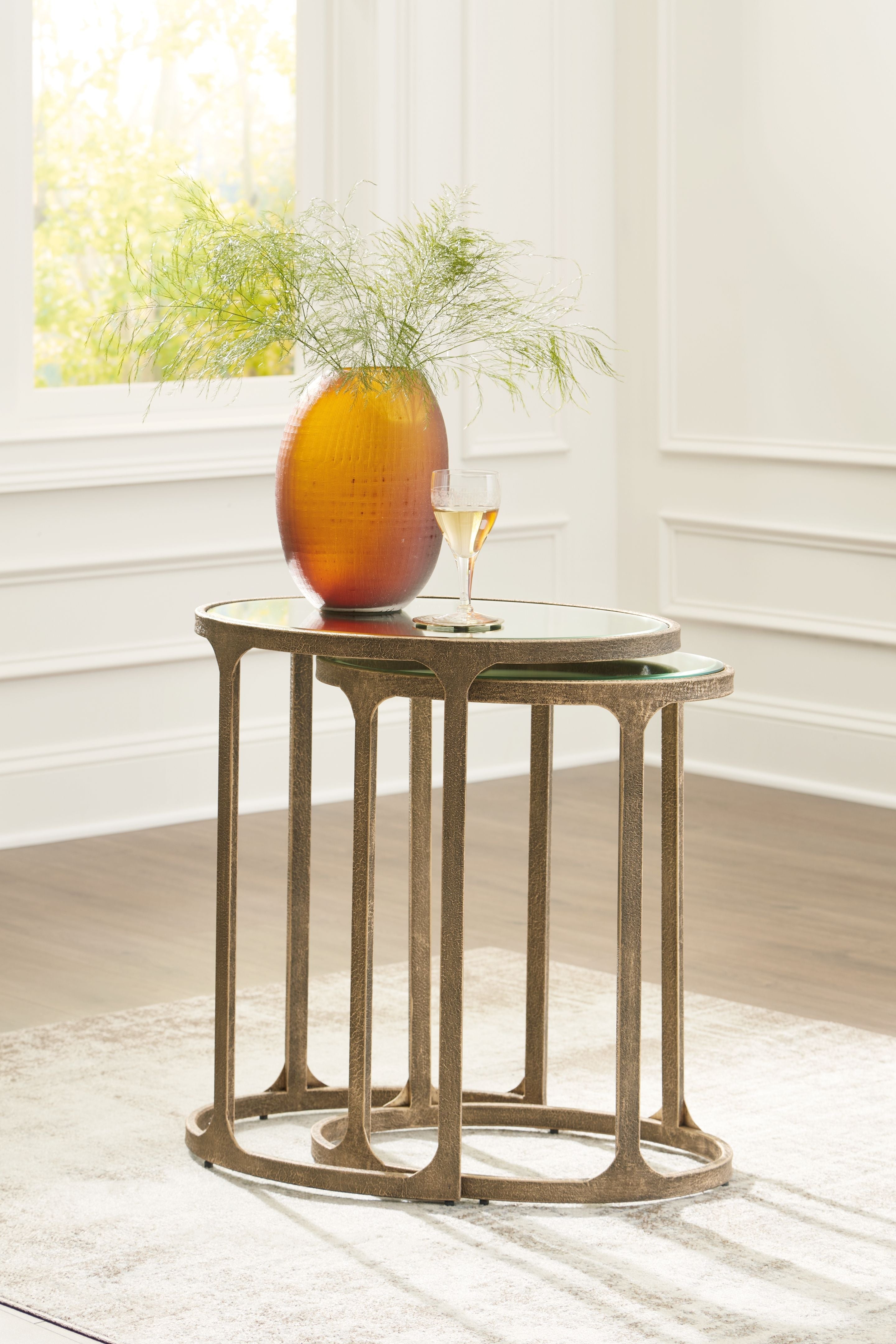Irmaleigh - Noir antique - Ensemble de tables d'appoint (lot de 2)