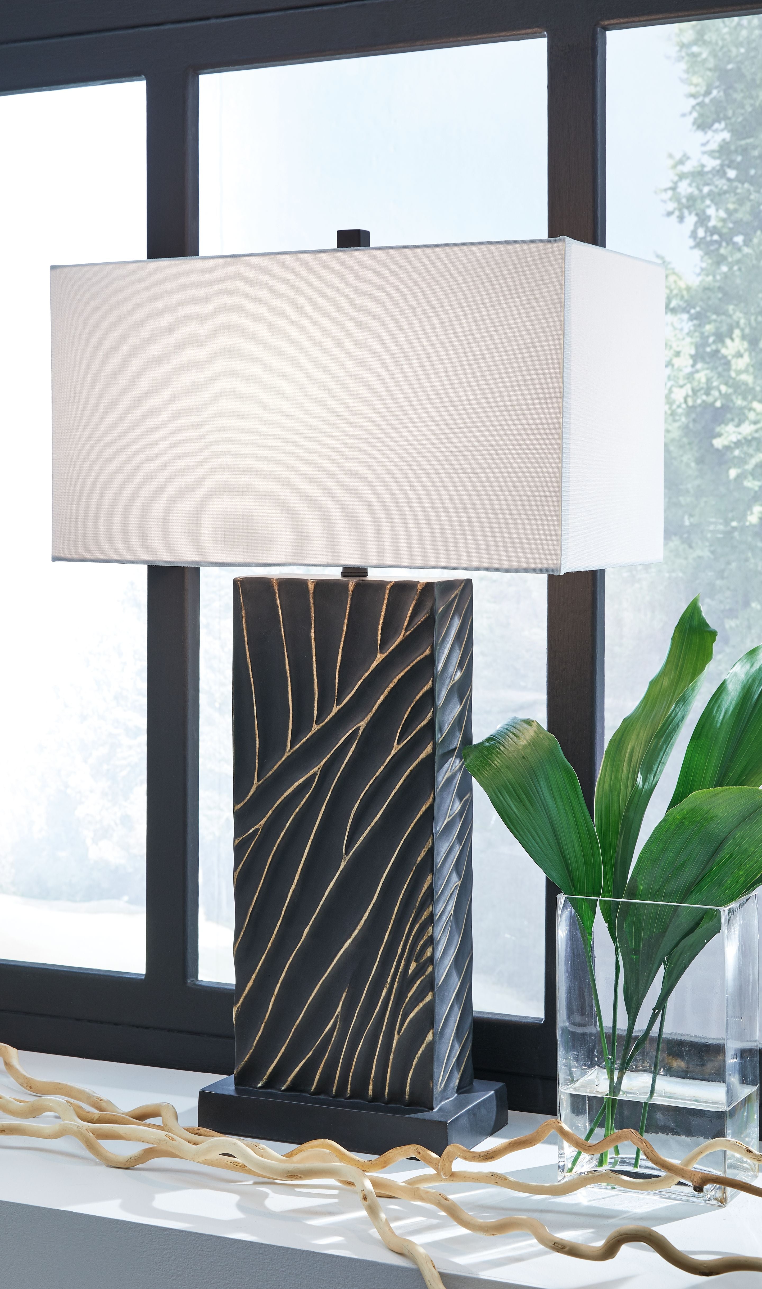 Bartlen - Finition noire/dorée - Lampe de table en poly