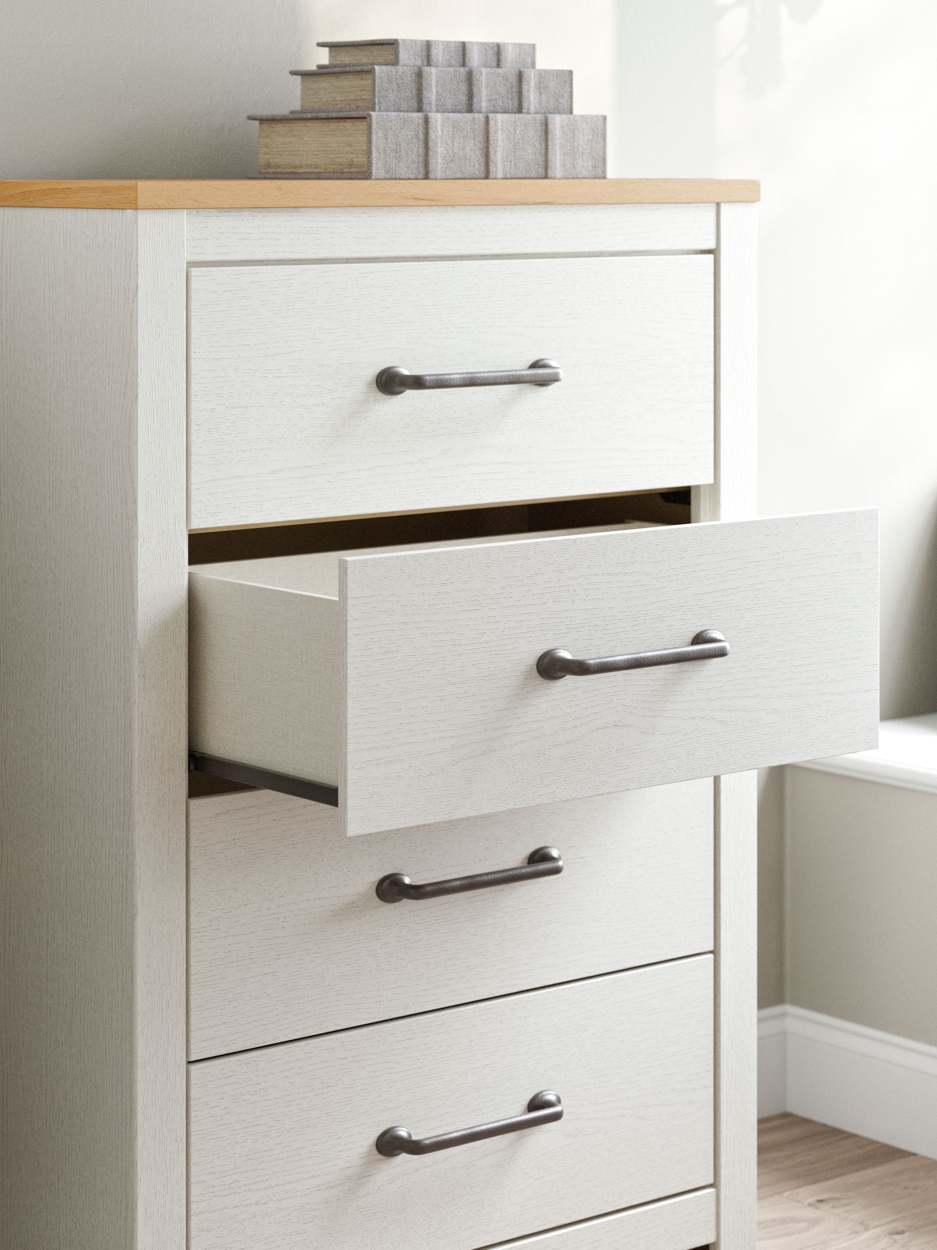 Linnocreek - Blanc / Marron chaud - Commode à quatre tiroirs